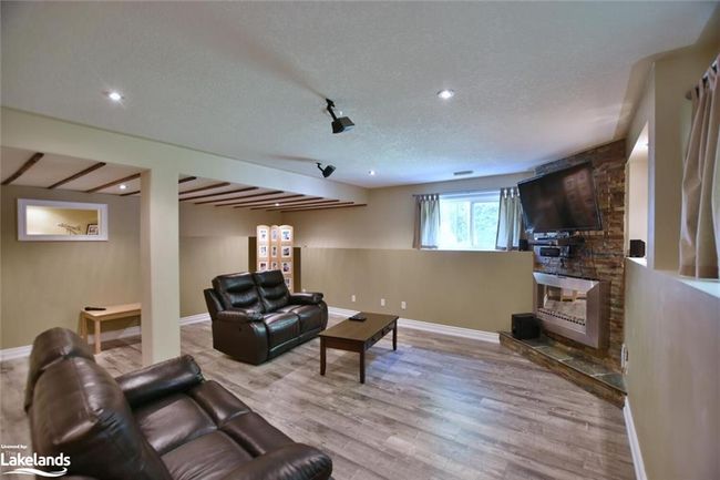 36 47 Th St S, House other with 5 bedrooms, 3 bathrooms and 6 parking in Wasaga Beach ON | Image 23