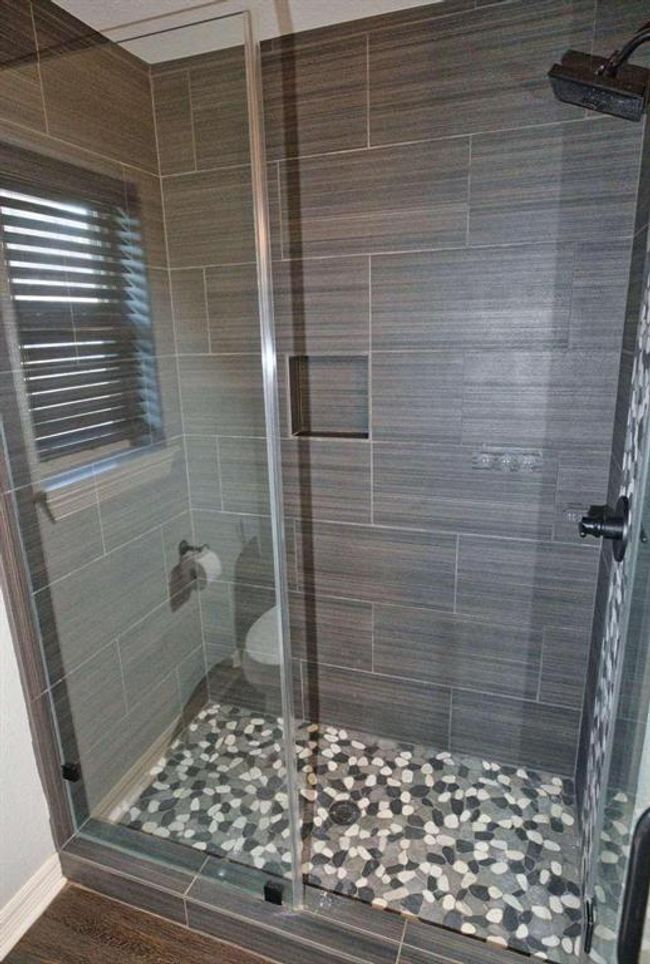 Hall Bath | Image 21