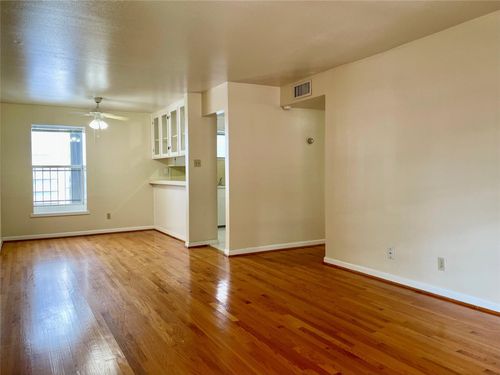8-3420 Mount Vernon St, Houston, TX, 77006-3840 | Card Image