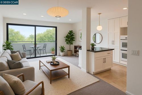 apt-209-7 Embarcadero W, Oakland, CA, 94607-4562 | Card Image