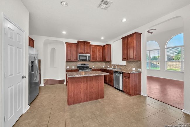 9714 Common Law, House other with 4 bedrooms, 3 bathrooms and null parking in Converse TX | Image 8