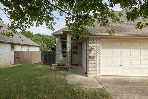 6228 W Milliken Bnd, Fayetteville, AR, 72704-7042 | Card Image