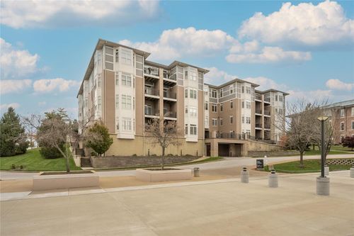 103-842 N New Ballas Court, Creve Coeur, MO, 63141 | Card Image