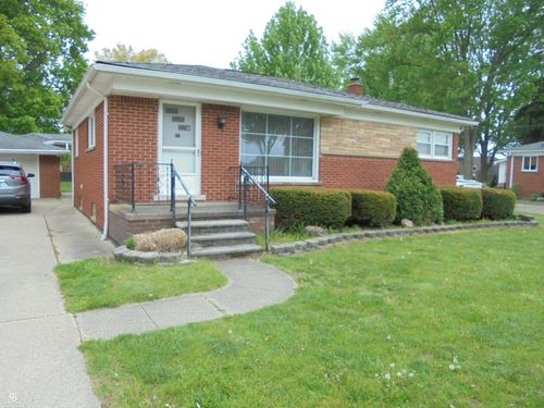 18138 22 Mile Rd, Macomb, MI, 48044-1618 | Card Image