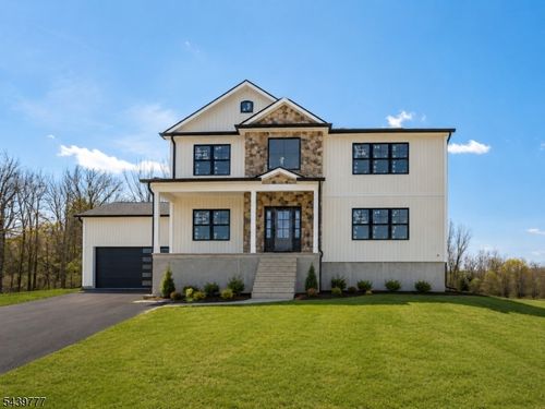 9 Emerald Dr, Hamburg, NJ, 07419-2642 | Card Image
