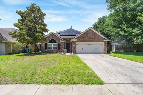 2813 Ridgemere Dr, Flower Mound, TX, 75028-7533 | Card Image