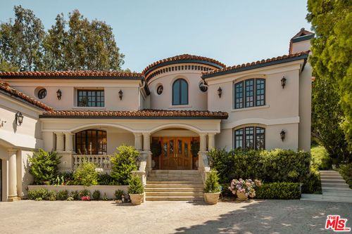 3829 Hayvenhurst Dr, Encino, CA, 91436-3600 | Card Image