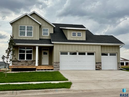 2905 S Copper Creek Ave, Sioux Falls, SD, 57110 | Card Image