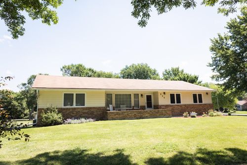 516 Pennsylvania Ave, Adrian, MN, 56110-1111 | Card Image