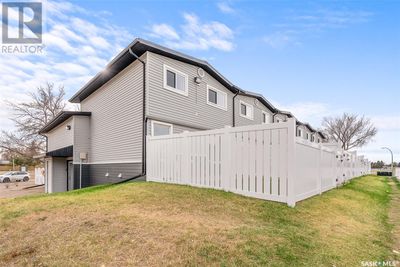 6 - 1292D Gordon Rd, Townhouse with 3 bedrooms, 1 bathrooms and null parking in Moose Jaw SK | Image 1