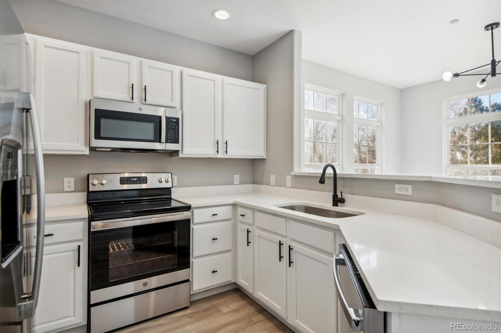 Molly Ln, Broomfield, CO 80023
