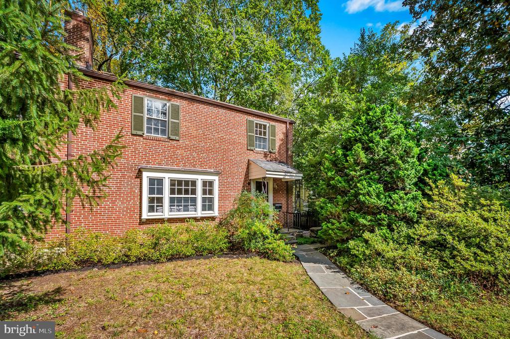 Crest Rd, Baltimore, MD 21209