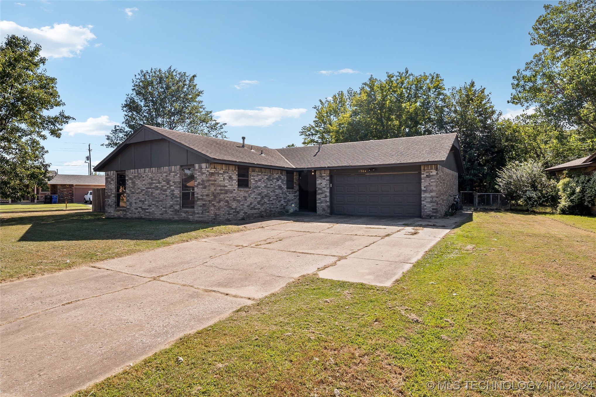 Lions Ave, Broken Arrow, OK 74012