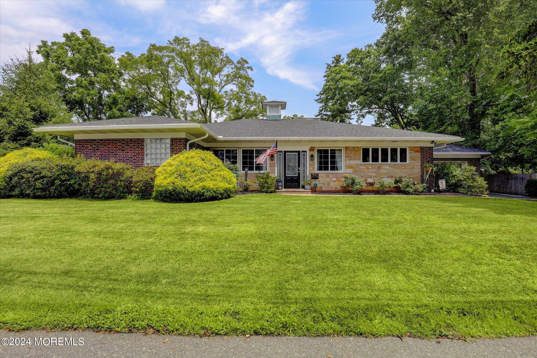 Spruce St, Toms River, NJ 08753