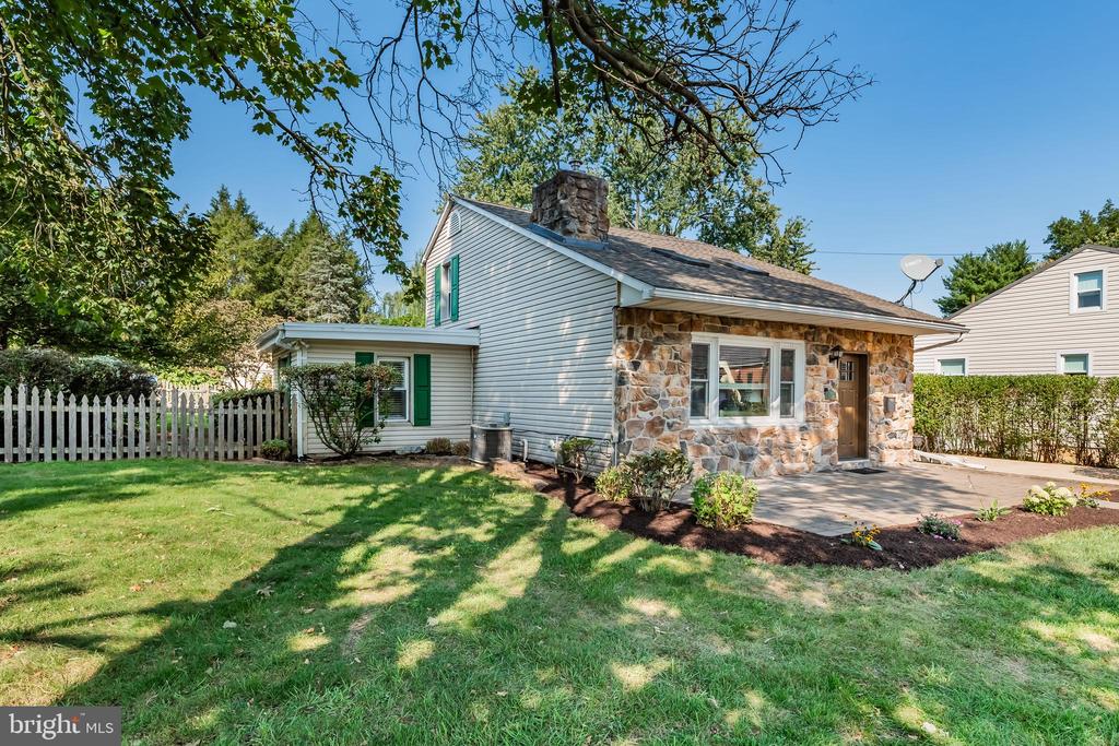 B St, Carlisle, PA 17013