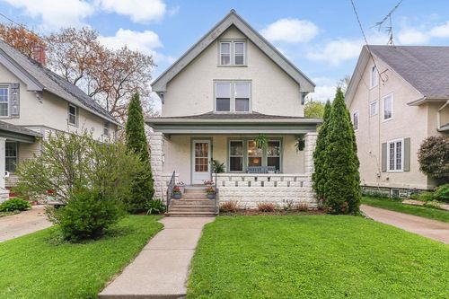 831 Oakland Avenue, WAUKESHA, WI, 53186 | Card Image