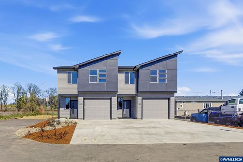 300 & 302 Seven Oaks Ln, Lebanon, OR, 97355 | Card Image