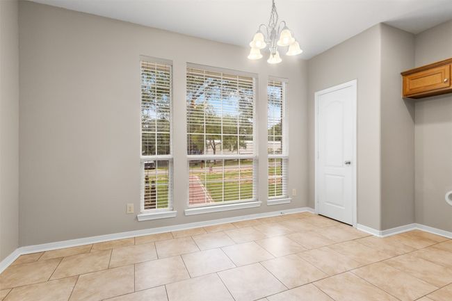 Breakfast area and pantry | Image 13