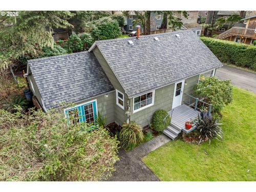 207 E Van Buren St, Cannon Beach, OR, 97110-3234 | Card Image
