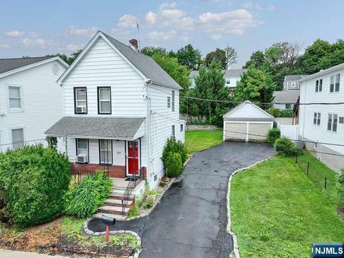 23 Providence Ave, Woodland Park, NJ, 07424-2828 | Card Image