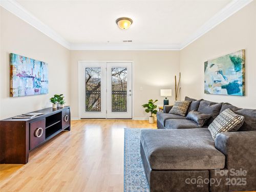 726 Appeldoorn Cir, Asheville, NC, 28803-6110 | Card Image