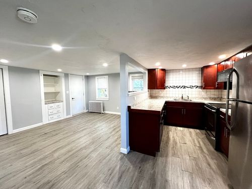 b-572 Main St, Watertown, MA, 02472-2224 | Card Image