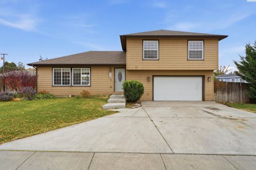 414 7th St, Benton City, WA, 99320-8708 | Card Image