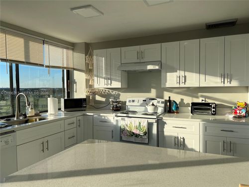 801-1500 Presidential Way, West Palm Beach, FL, 33401-1837 | Card Image