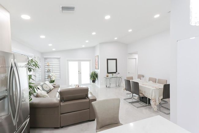 3813 Sw 149 Th Pl, House other with 4 bedrooms, 3 bathrooms and null parking in Miami FL | Image 8
