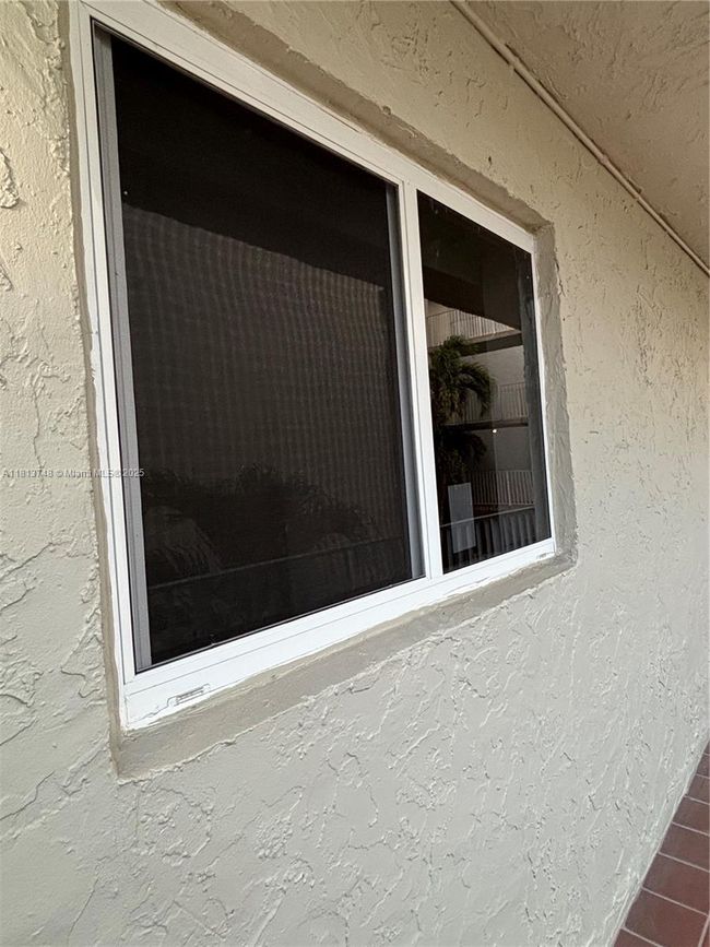 APT-2365 - 10000 Nw 80 Th Ct, Condo with 2 bedrooms, 2 bathrooms and null parking in Hialeah Gardens FL | Image 7