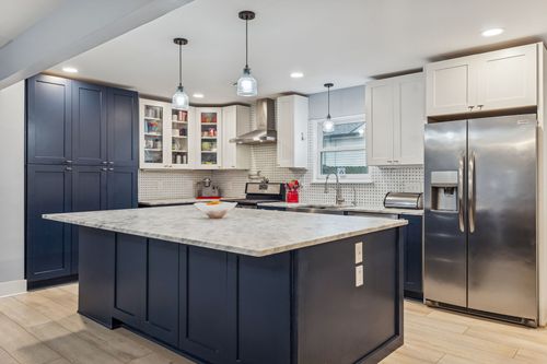 800 Del Rio Pike, Franklin, TN, 37064-2100 | Card Image