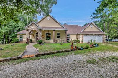 804 S Wheeler, Home with 3 bedrooms, 2 bathrooms and null parking in Colmesneil TX | Image 2