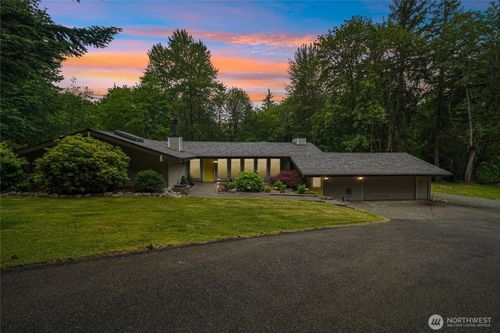 16808 240th Ave Se, Maple Valley, WA, 98038-7102 | Card Image
