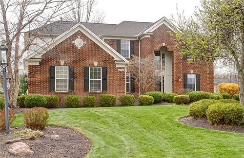 35317 Emory Dr, Avon, OH, 44011-4932 | Card Image