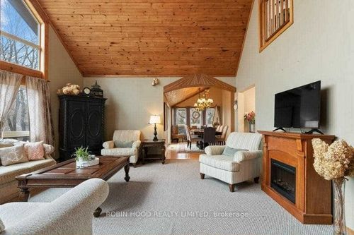 76 Dover St, Dunnville, ON, N1A2W6 | Card Image