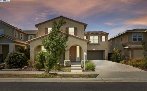 607 W Huntington Ave, Mountain House, CA, 95391-1431 | Card Image