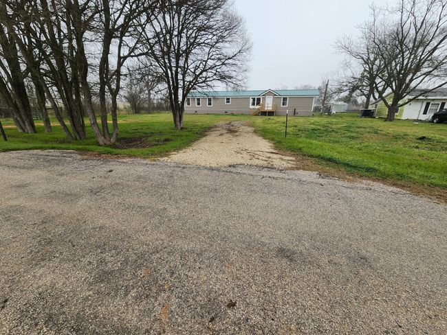 745 N Commerce, House other with 3 bedrooms, 2 bathrooms and null parking in Marquez TX | Image 5