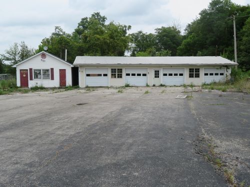 7670 Chase Ln, Jeffersonville, KY, 40337-8981 | Card Image