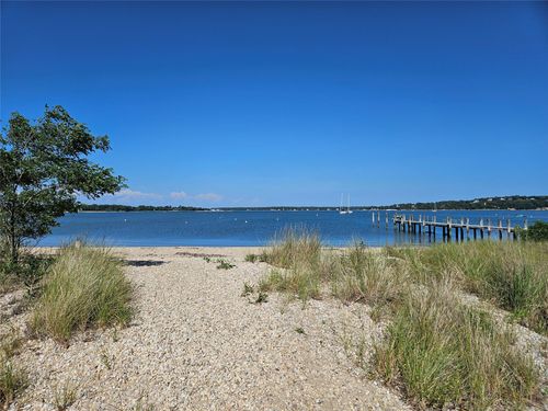 3650 Bay Shore Rd, Greenport, NY, 11944-2714 | Card Image
