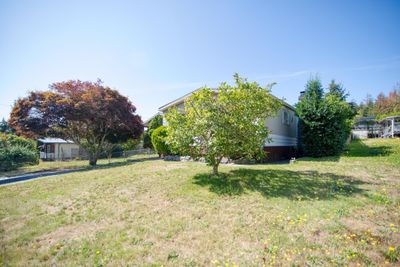 5423 Derby Rd, House other with 3 bedrooms, 2 bathrooms and 3 parking in Sechelt BC | Image 2