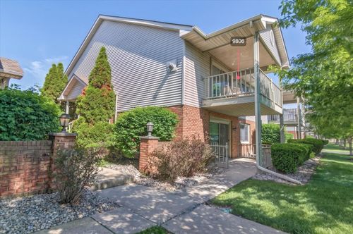 9806 Parkway Dr, Highland, IN, 46322-2383 | Card Image