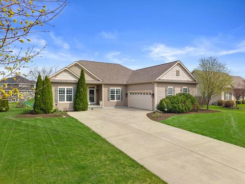 N42W22814 Beacon Court, Pewaukee, WI, 53072 | Card Image