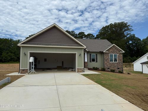 145 Tee Dr, Selma, NC, 27576-2399 | Card Image