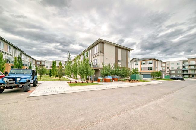214 Shawnee Square Sw, Townhouse with 2 bedrooms, 3 bathrooms and 3 parking in Calgary AB | Image 49