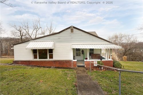 140 Roberts Rd, Dunbar, WV, 25064-1800 | Card Image