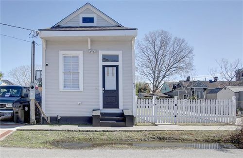 617 Tupelo St, New Orleans, LA, 70117-2131 | Card Image