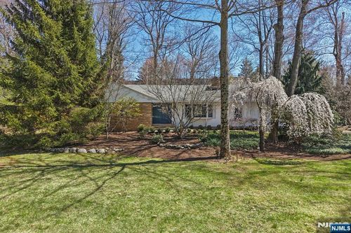 132 Dimmig Rd, Upper Saddle River, NJ, 07458-2205 | Card Image