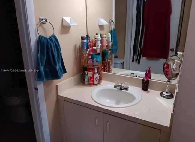 APT-108 - 18870 Nw 57 Th Ave, Condo with 2 bedrooms, 2 bathrooms and null parking in Hialeah FL | Image 21