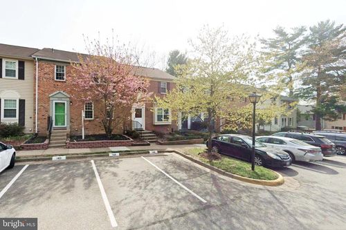 8208 Stationhouse Ct, LORTON, VA, 22079-1203 | Card Image