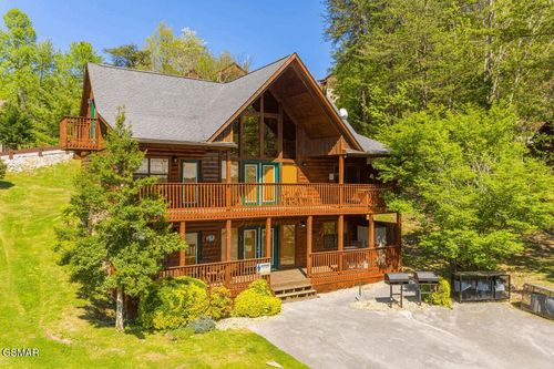 1504 Bears Den Way, Sevierville, TN, 37862 | Card Image